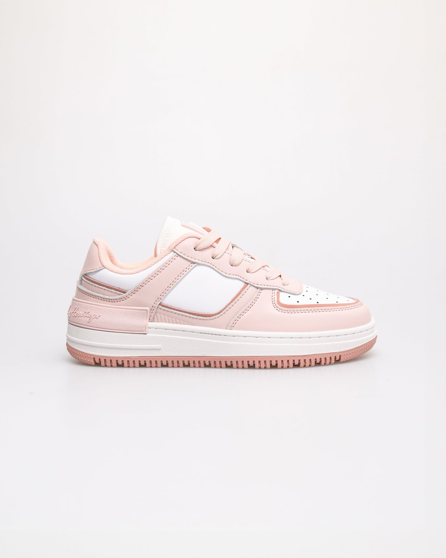 C675L Ladies Modern Stride Sneakers