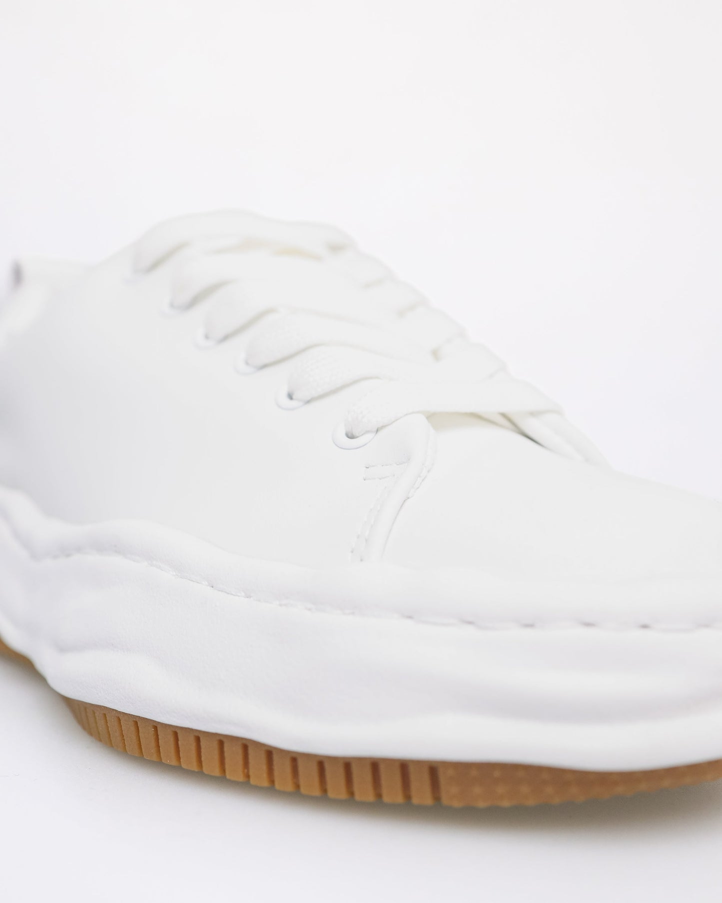 YL05 Ladies Wavy Sneakers